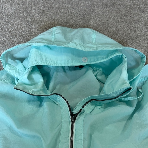 Eddie Bauer Packable windbreaker - Picture 5 of 10